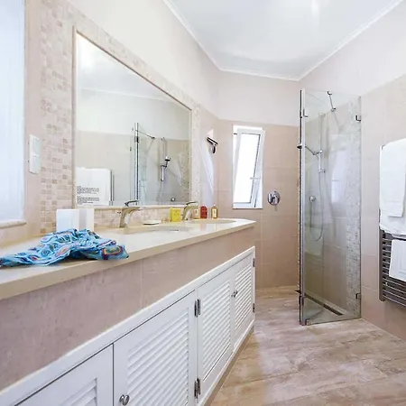 فيلة Sleeps 8 Pool Air Con Wifi *