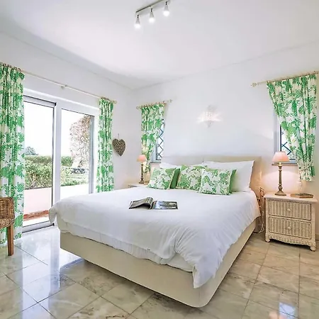 Sleeps 8 Pool Air Con Wifi * بيناغيل